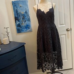 ASTER Label navy floral embroidered dress 💙